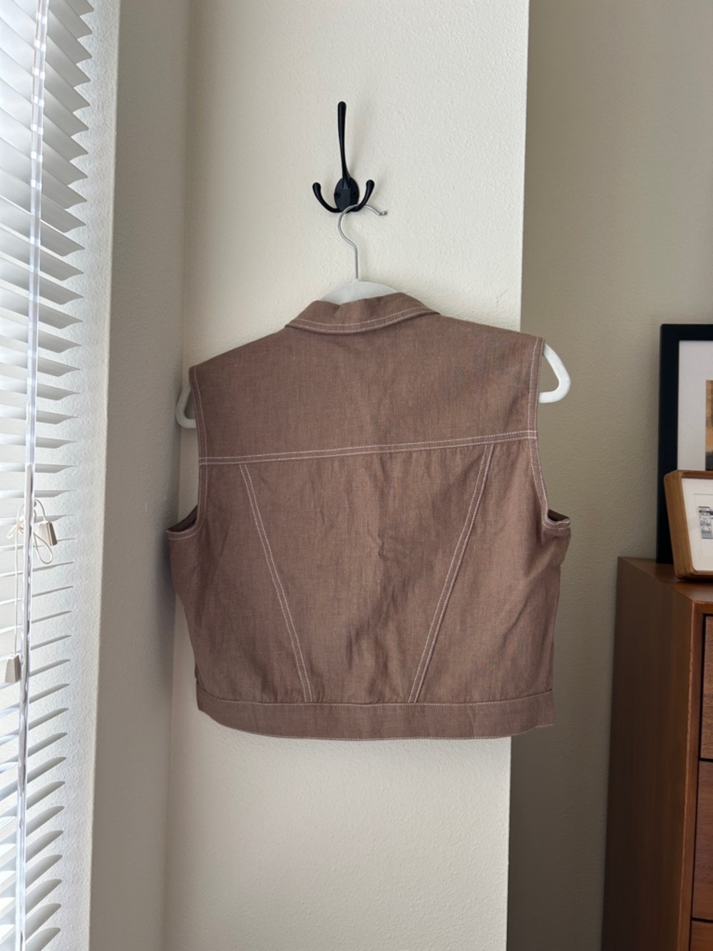 Miou Muse Brown Cropped Trucker Vest - Picture 2 of 4